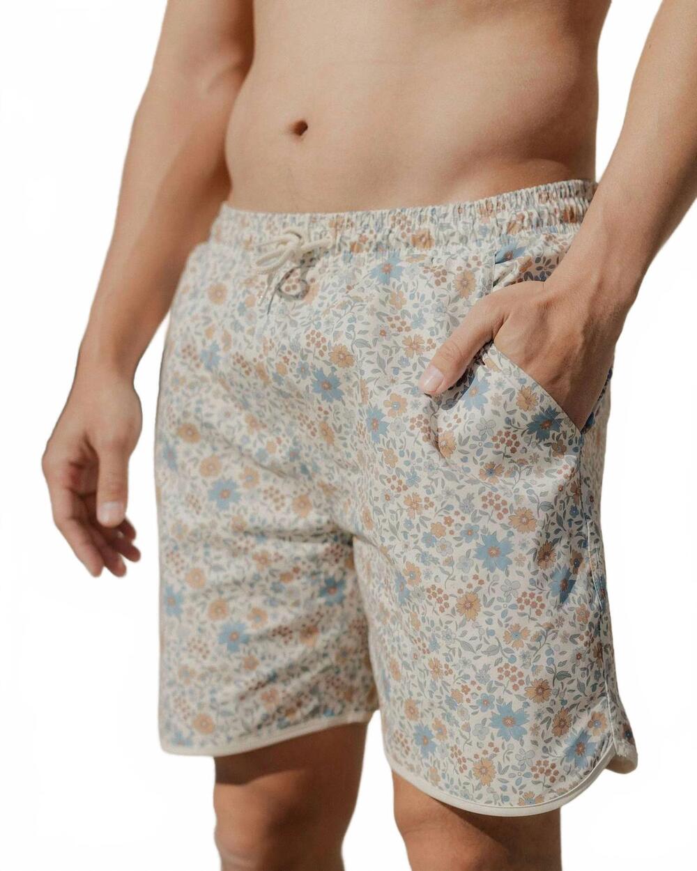 NEW RYLEE + CRU floral board shorts in gardenia